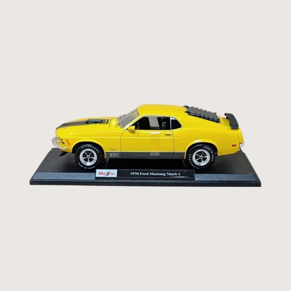 Maisto Special Edition 1970 Ford Mustang Mach 1: 1/18 Diecast Model